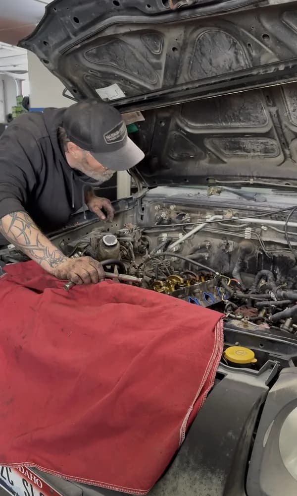 engine repair and diagnostics service in progress