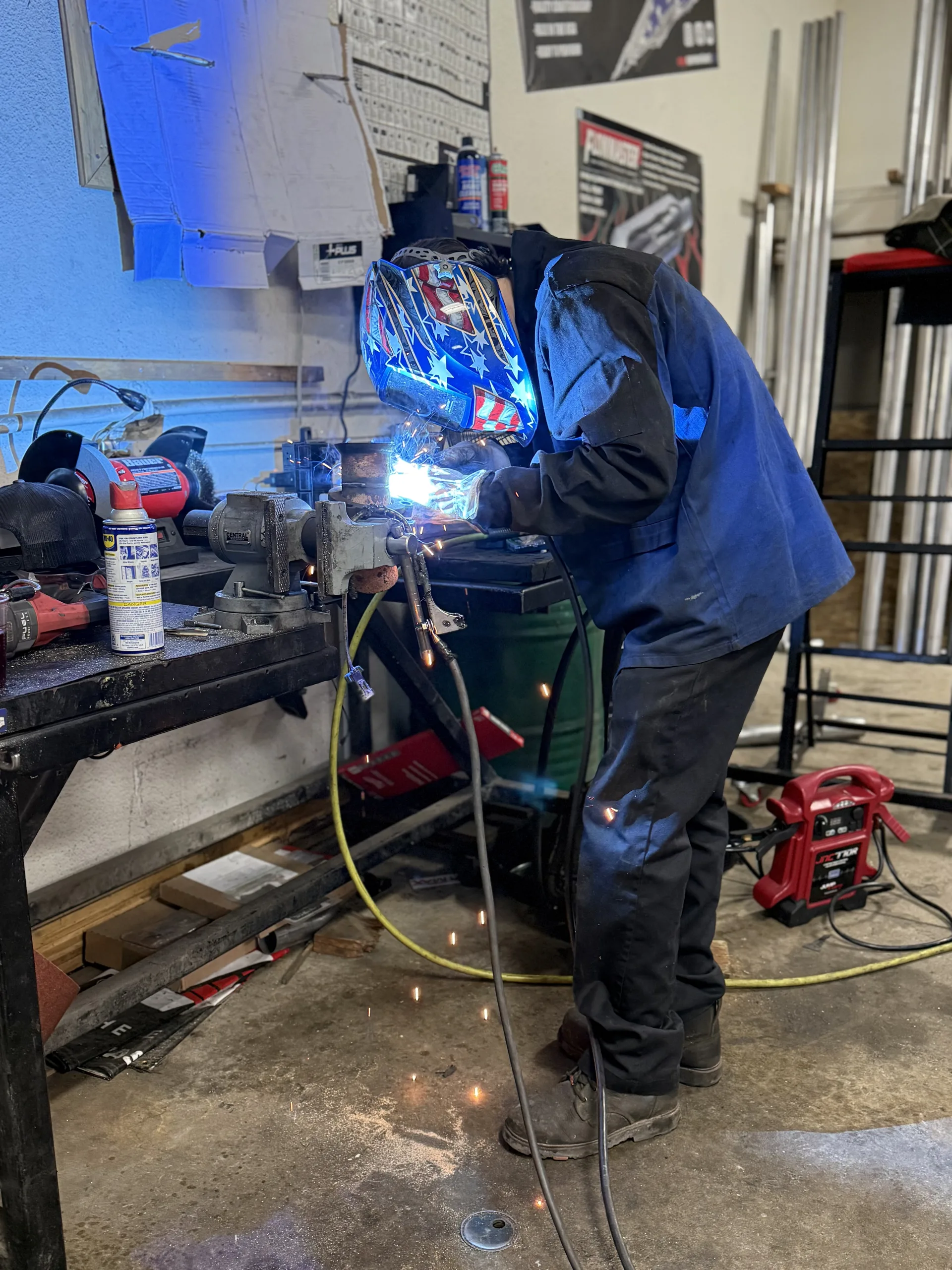 professional custom exhaust welding service in auto shop
